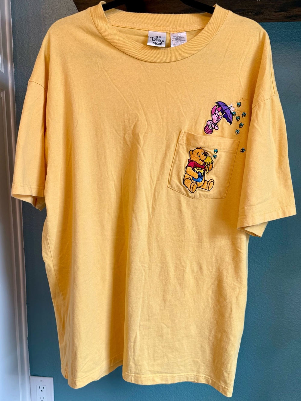 Vintage Disney Store Winnie the Pooh Pocket Tee Embroidered Piglet Shirt